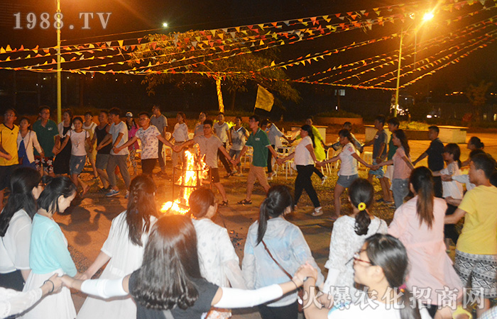     �c���Y(ji��)�����҂�һ��ȥ̤����