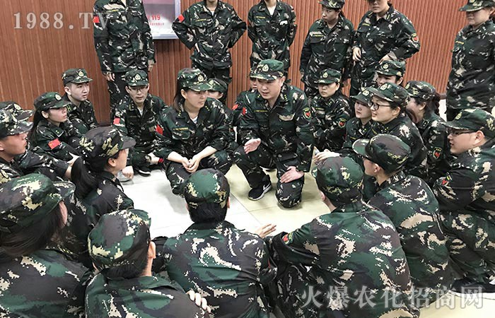 �����������������L