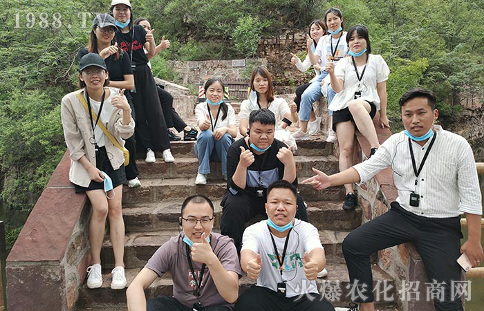 ���������������z��