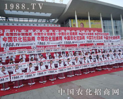 �r(n��ng)�����̾W(w��ng)�������b���b����ҫ�۶��߂���ɫ